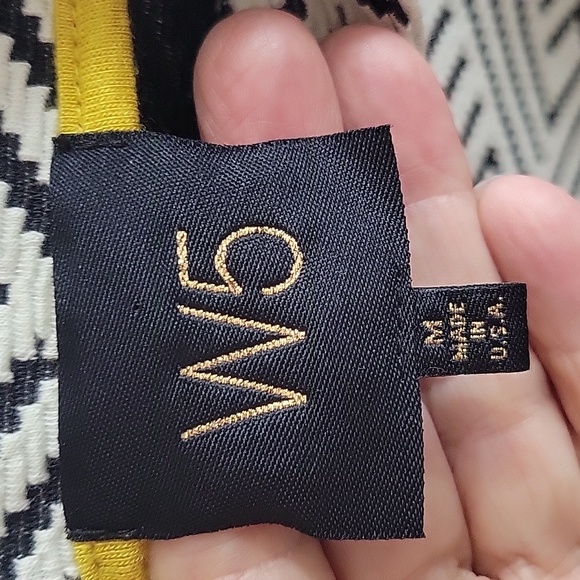 W5 Anthropologie Top, Medium, Black & White Graphic Print EUC - Picture 3 of 7